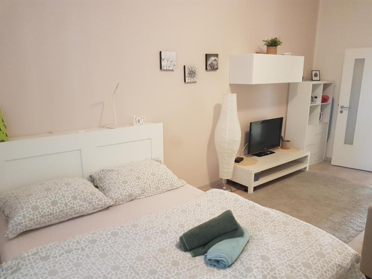 Kavi Apartments #2 بلزن المظهر الخارجي الصورة