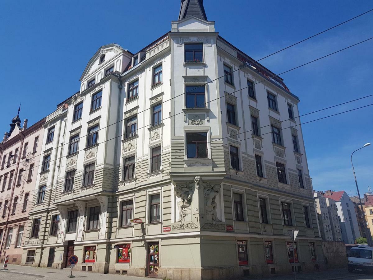 Kavi Apartments #2 بلزن المظهر الخارجي الصورة